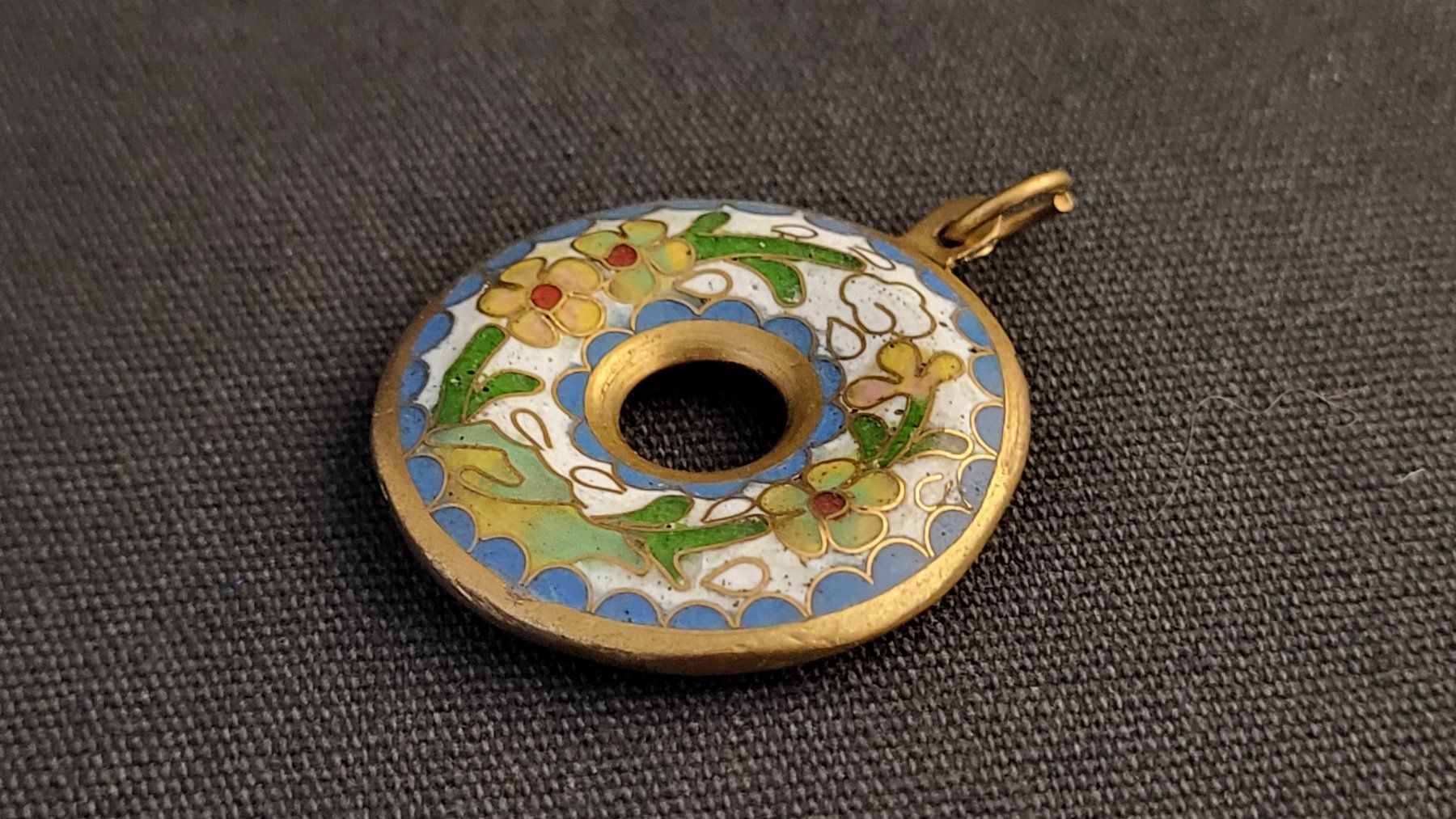 Ciondoli: Cloisonne-Anhänger Donut – Usato da Basel venduto da spinne02