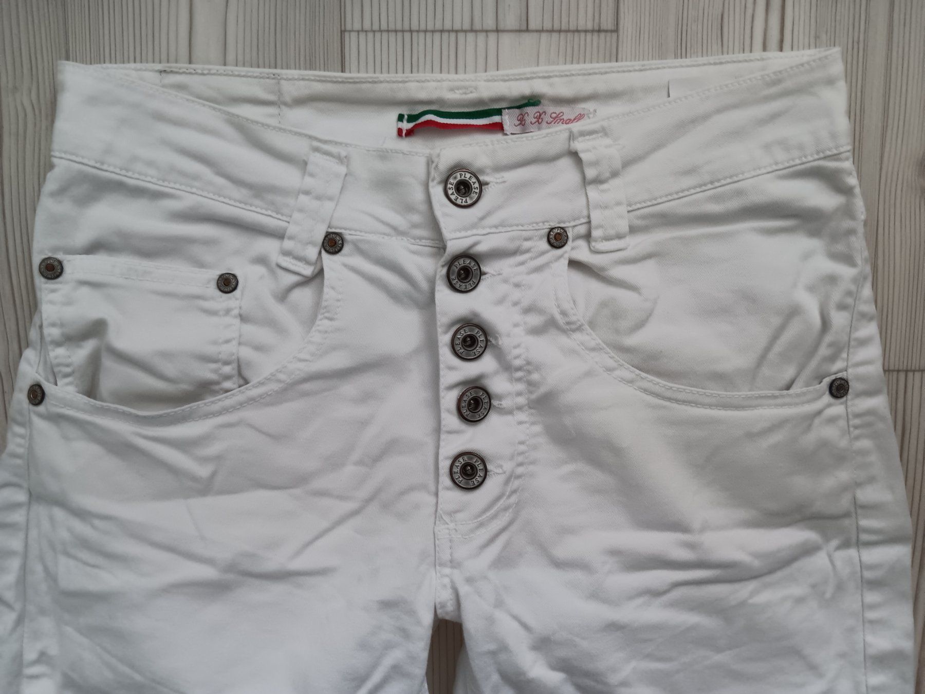 Please Jeans Jeans: PLEASE Short P88 taille / Grosse XXS – Usato da Cossonay-ville venduto da Super-Price-Quality 1