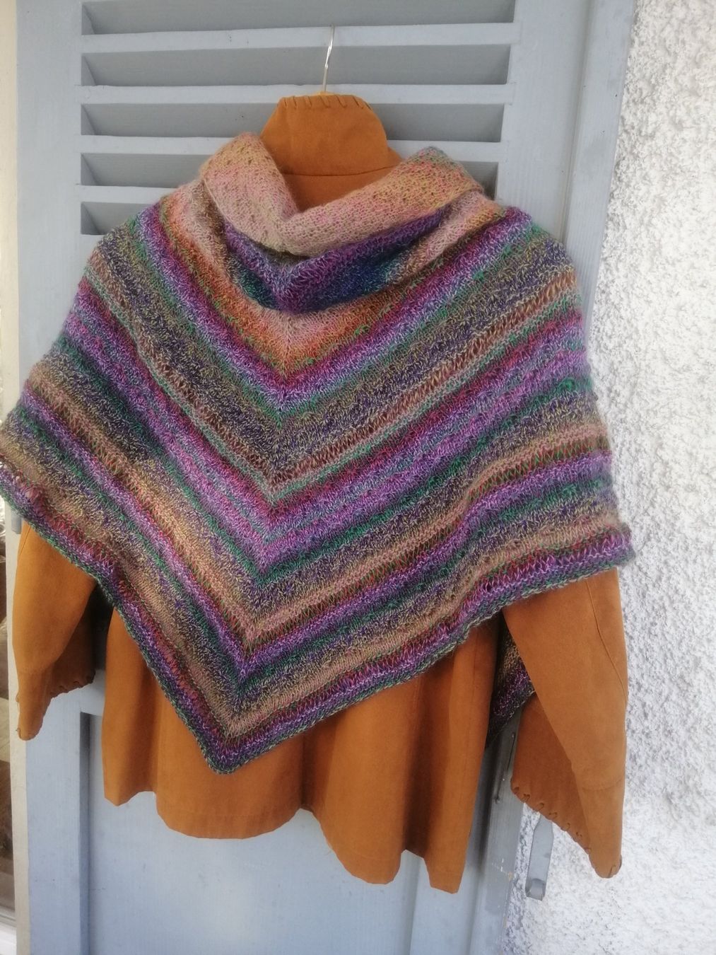 Foulard & Sciarpe: Schultertuch handgestrickt "Butterfly"   NEU – Nuovo (secondo la descrizione) da Langenthal venduto da Handstrick 3