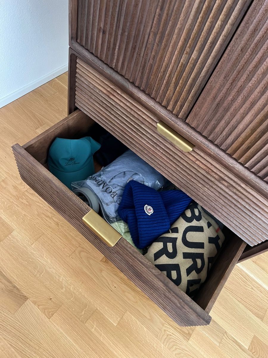 Armadi: Luxus Mangoholz Hochschrank – Nuovo (secondo la descrizione) da Zürich venduto da bec_kd7z 2