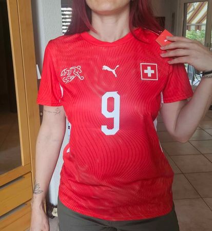 Schweiz Home Replica Damen Fussballtrikot WM 2026 - NEUF
