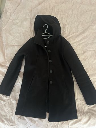 Manteau d'hiver noir à capuche - taille M