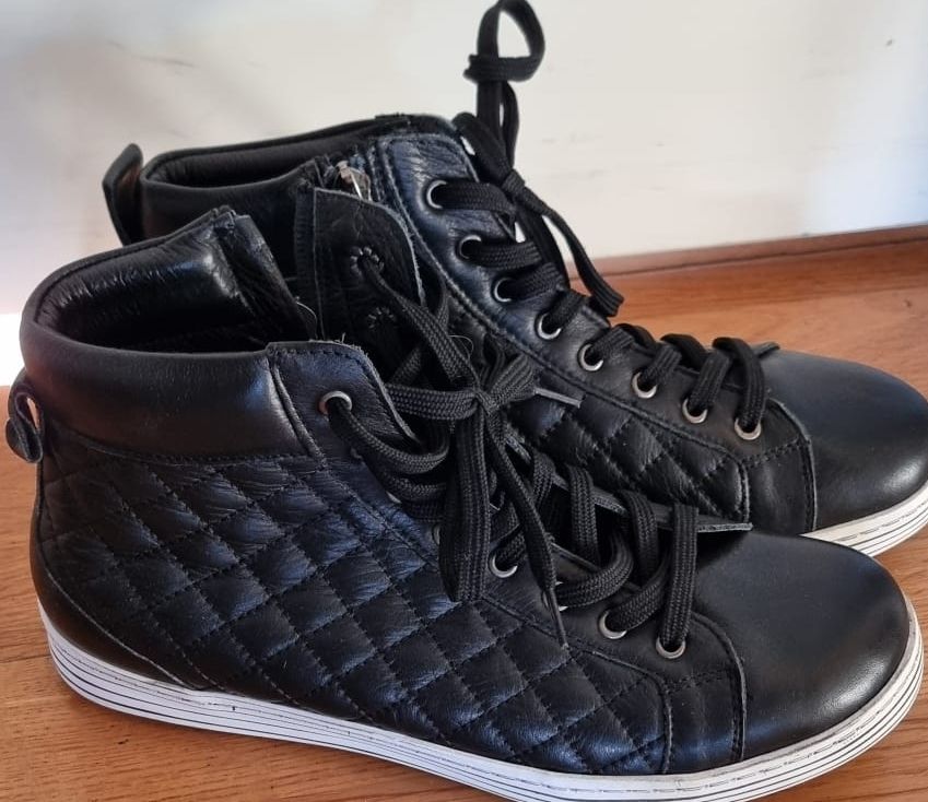 Damenschuhe: Schwarz Stepp Damenschuhe Grösse 39 – Gebraucht aus Frauenfeld von Bounty40