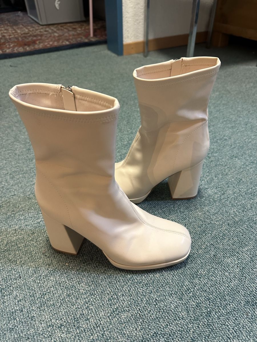 Bershka Damenschuhe: Boots/High Heels/Stiefel – Gebraucht aus Veltheim AG von marielle.mue 1