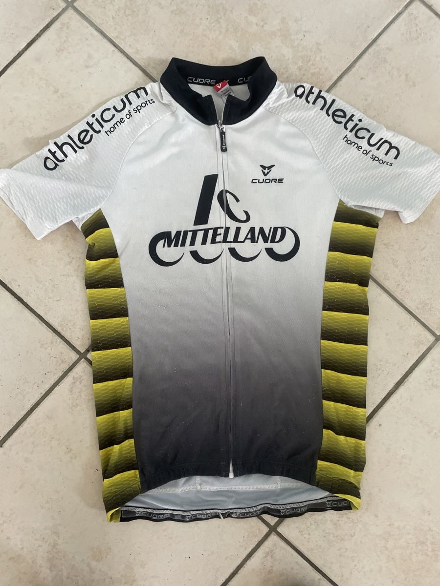 Survêtements: Cuore Velotrikot Gr.152 – D'occasion à Obergerlafingen par cabo4