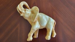 massiver afrikanischer Elefant in Vintage Elfenbein-Optik