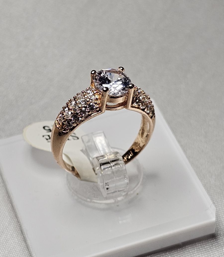 Anelli: Vergoldeter Ring mit weissem Zirkonia, Gr. 7.5 – Nuovo (secondo la descrizione) da Grenchen venduto da dar_6d52 3