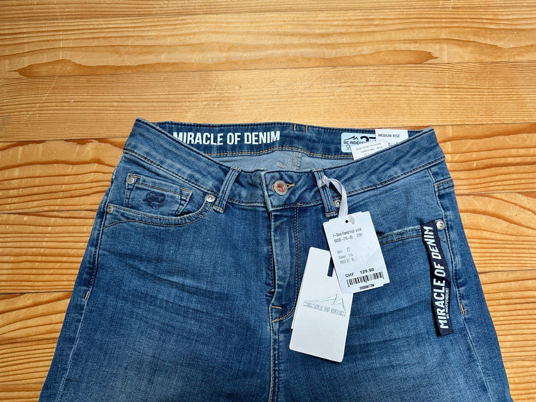Jeans: Jeans Boot Cut 27/32 neu mit Etikett – Nuovo e nell'imballaggio originale da Gümmenen venduto da FelizitasHermann 1