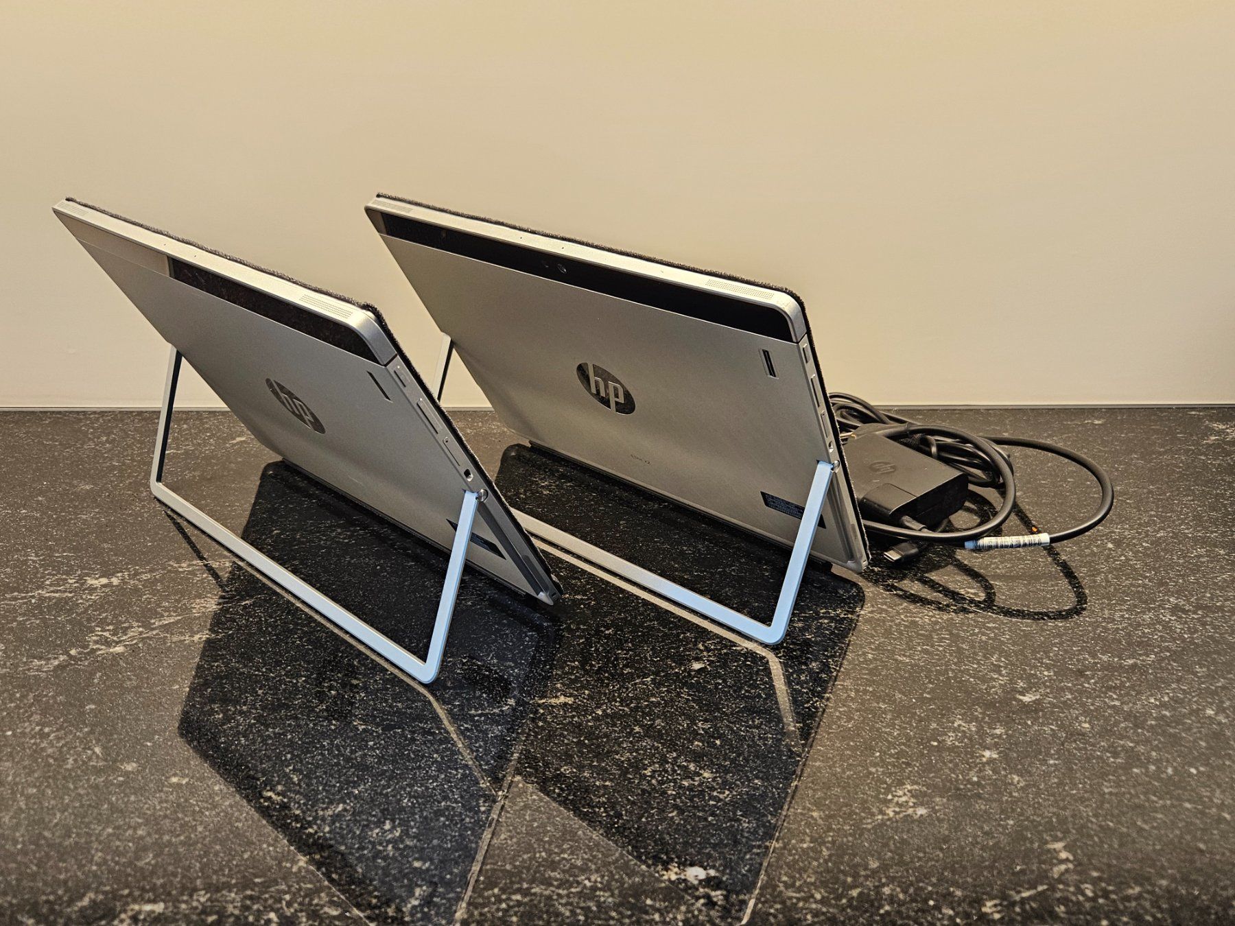 Hewlett Packard Tablet PC: 2x HP Elite x2 1012 G1 - inkl. Netzteil – Usato da Hinwil venduto da 97 2