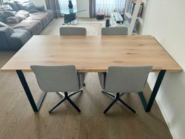 Tisch mit massiver Holzplatte 100x200 NEUWERTIG Sfr. 4‘500.-