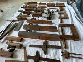 Grosses Holzwerkzeug-Konvolut, 39 Teile, Hobel, Zwingen etc.