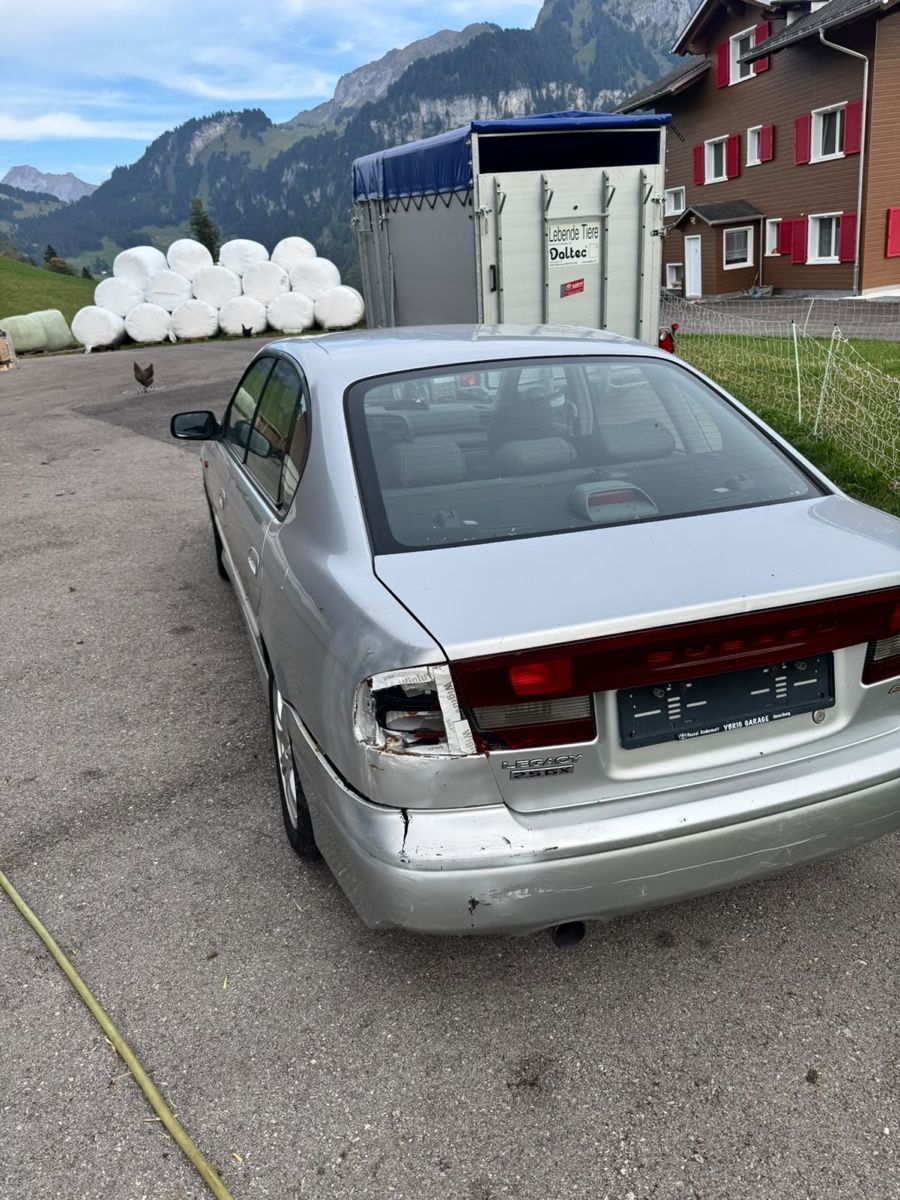 Autos: Subaru Legacy Limusiene – D'occasion à Unteriberg par celine_dettling 2