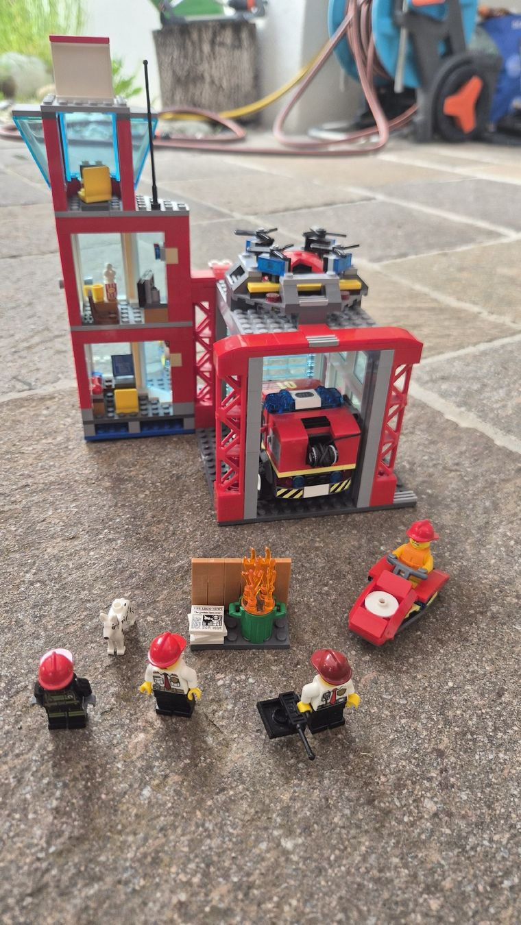 Lego Kit di costruzioni: LEGO Feuerwehr Station – Usato da Rütihof venduto da bemeier79 2