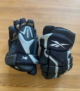 Reebok Kinderhandschuhe: Eishockeyhandschuh Reebok – Gebraucht aus Basel von Aletheia2020