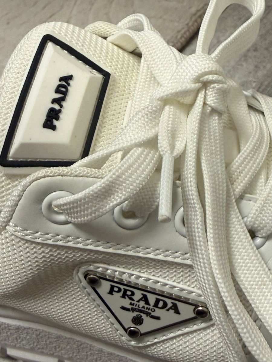 Prada Scarpe da uomo: Prada Turnschuhe weiss Grösse 41 mit Box – Usato da Liebefeld venduto da im23ph 7