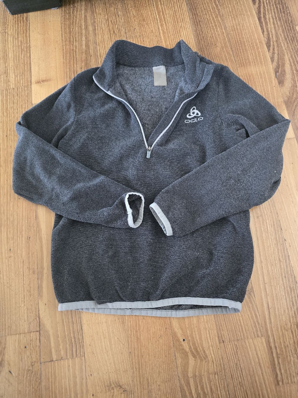 Odlo Maglioni & Felpe: Odlo Kinder Ski-Pullover dunkelgrau, Grösse 128 – Usato da Zürich venduto da Henrimatisse