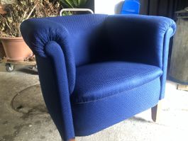 Blauer bequemer Sessel