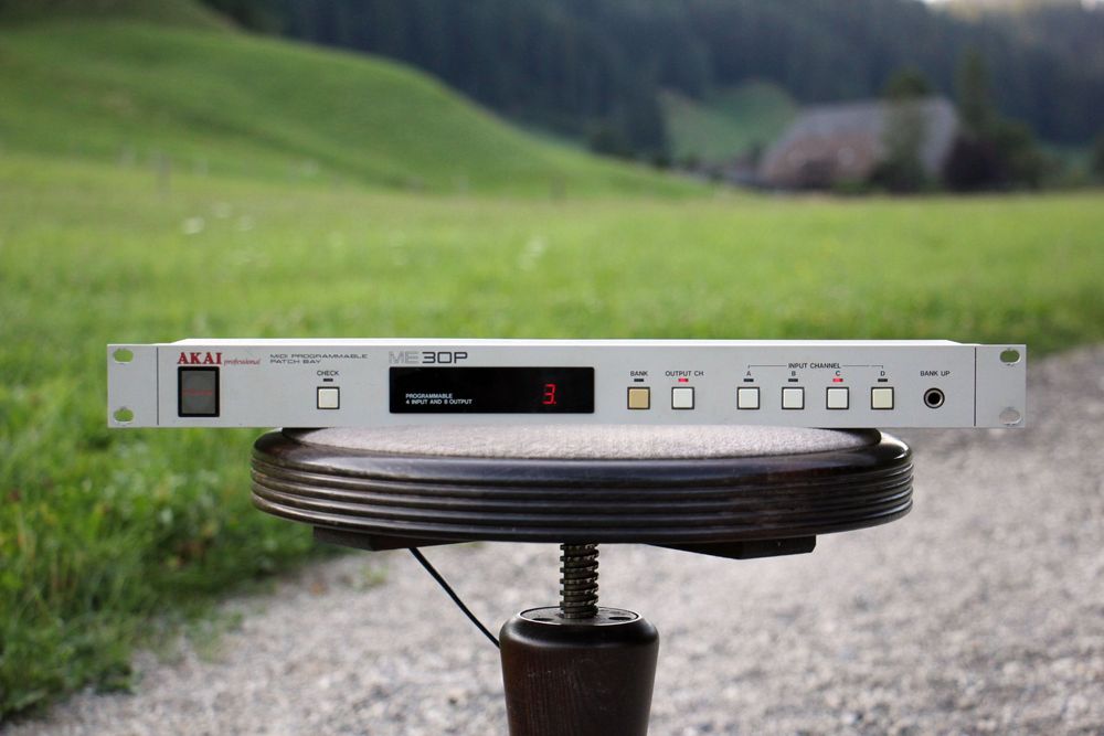 AKAI ME 30P digitale Midi Patchbay (Gebraucht) in Trub für CHF 80 – mit ...
