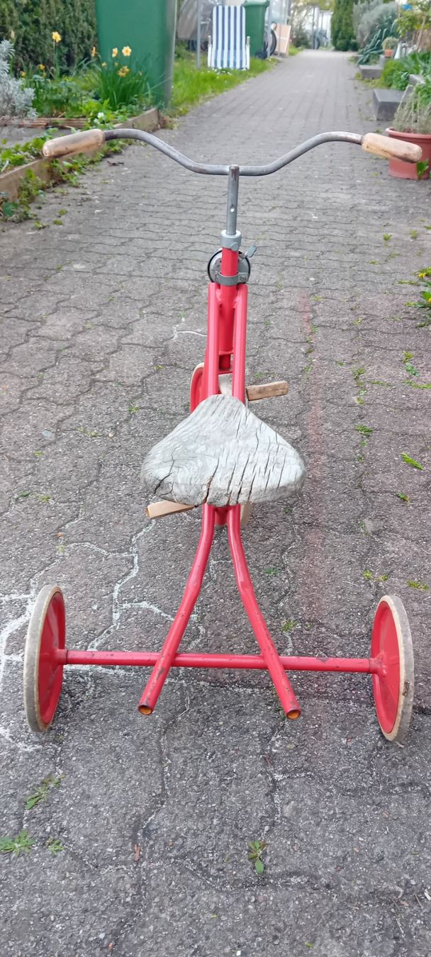 Veicoli per bambini: Antikes Dreirad rot – Usato da Winterthur venduto da Meshkl 2