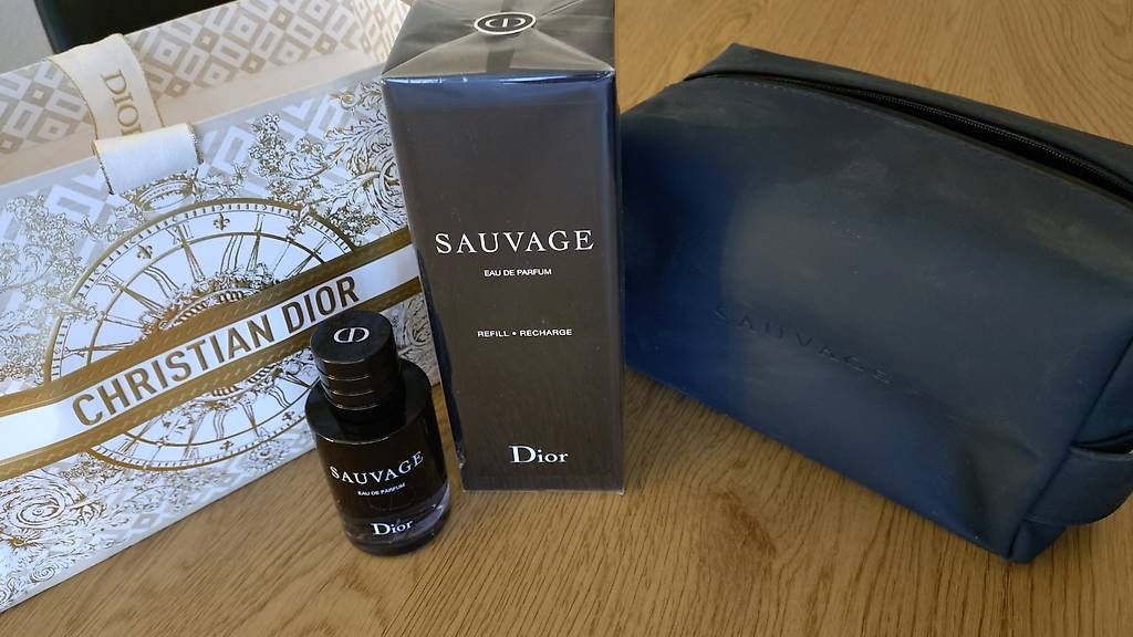 Dior Parfum & Eau de Toilette: Sauvage eau de parfum Dior avec 300ml avec flacon – Neu (gemäss Beschreibung) aus Bussigny von RicardoShop 1