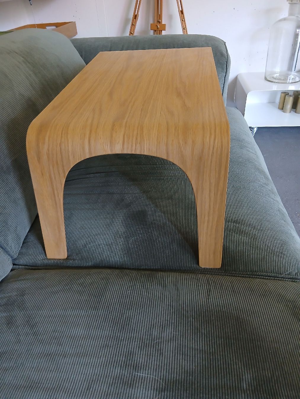 Tables: Design Laptoptisch Betttisch Jungholz Eiche – D'occasion à Zürich par pc2_tc9c 1