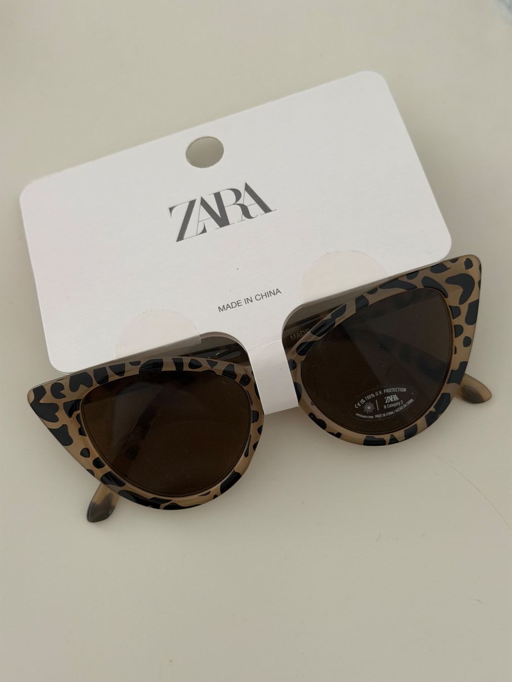 Zara Occhiali & Lenti: Zara Kinder Sonnenbrille – Nuovo e nell'imballaggio originale da Solothurn venduto da Vintage87