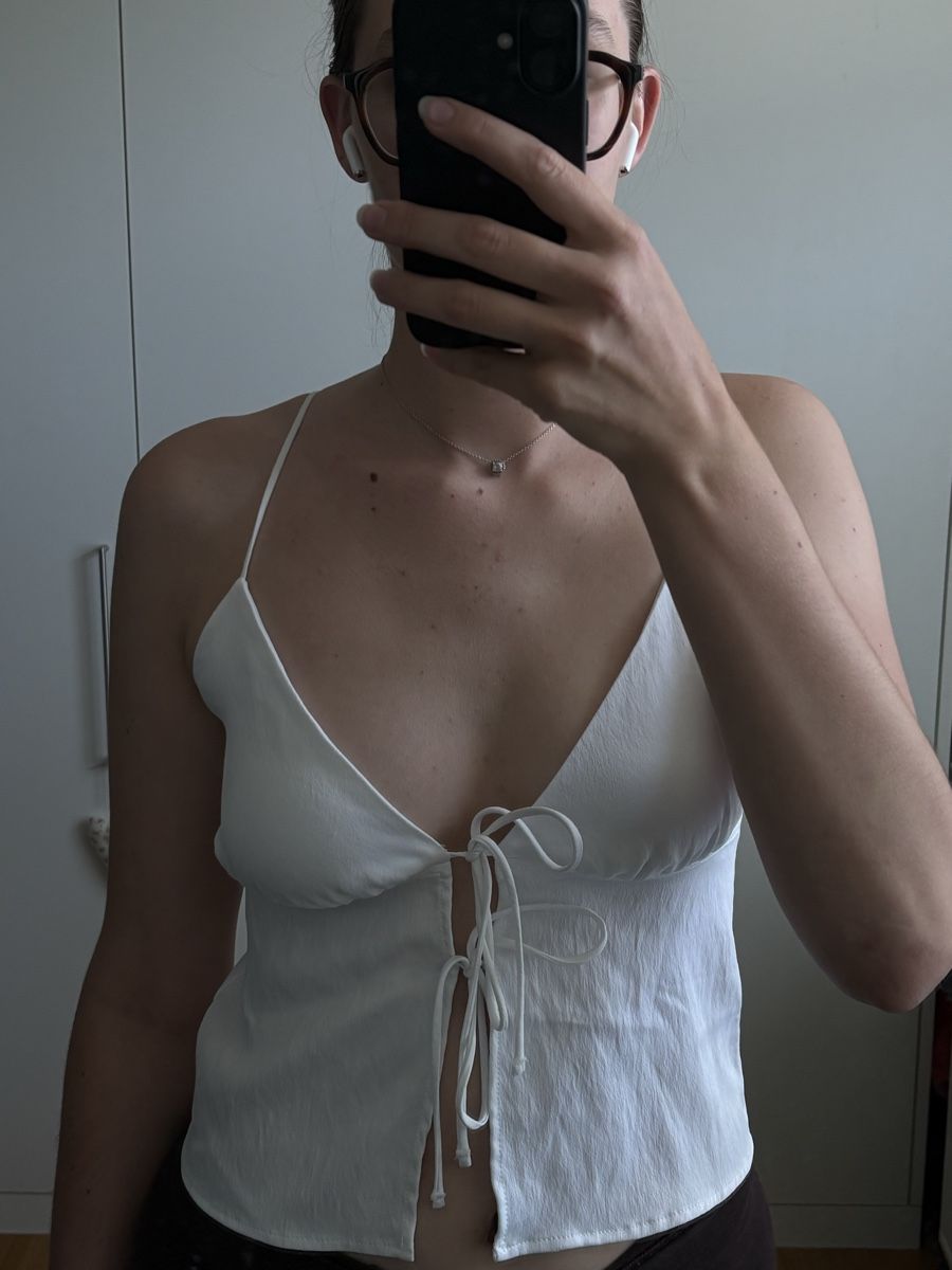 Top: Weisses Elegantes Top – Nuovo (secondo la descrizione) da Unterägeri venduto da jmo_m9n6