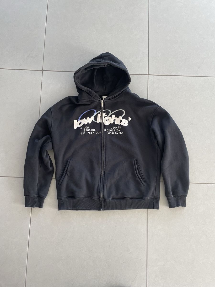 Maglioni & Felpe: Hoodie Low Lights, Grösse M  – Usato da Niederuzwil venduto da dariot07