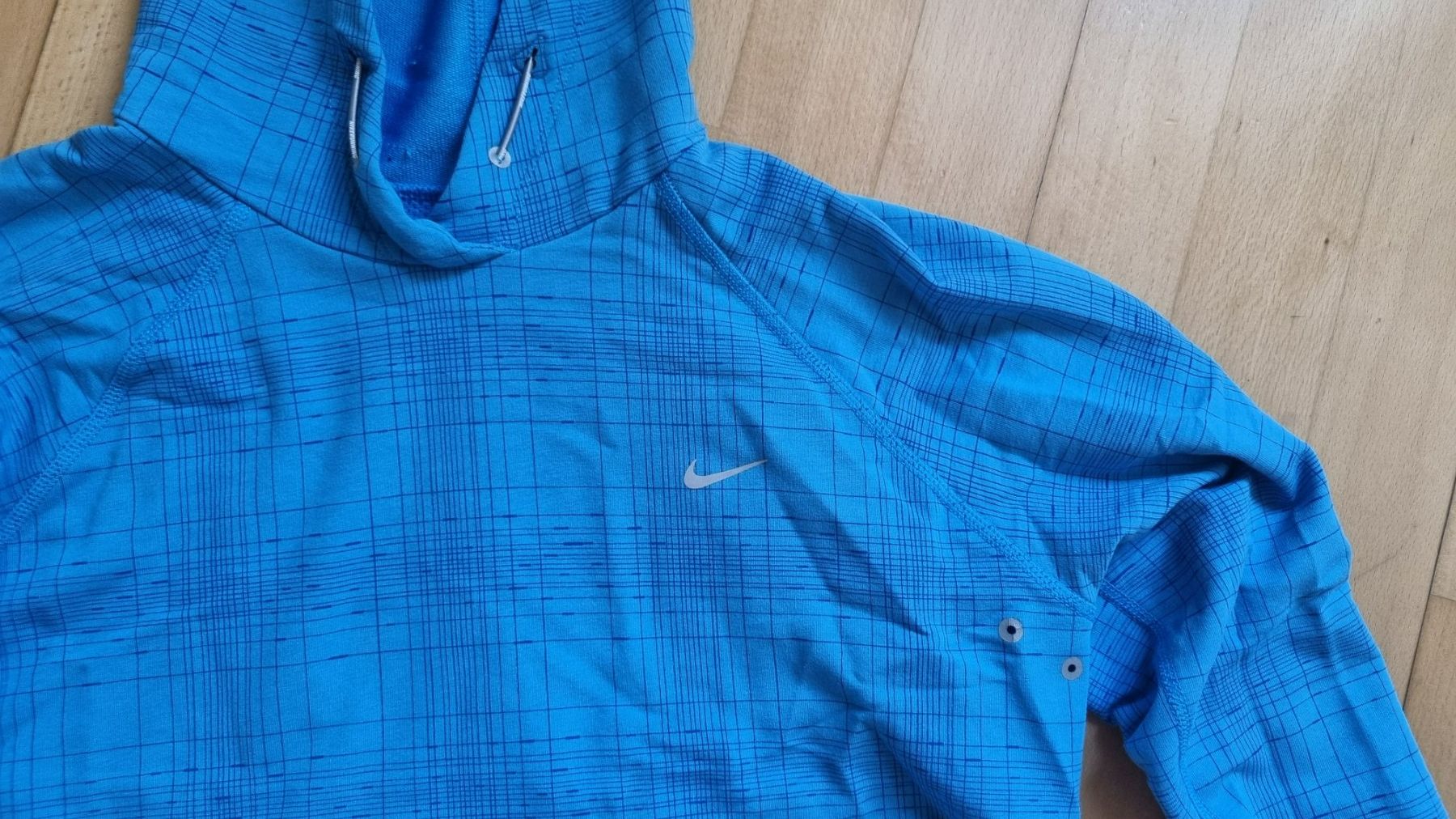 Nike Pullover & Sweatshirts: Nike Damen Lauf-Pullover mit Kapuze, Grösse L, gebraucht – Gebraucht aus Wohlen AG von stephanieAG 1