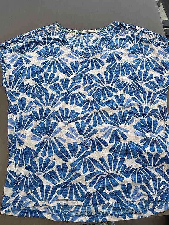 T-shirts: T-Shirt – D'occasion à Toffen par Sereth27