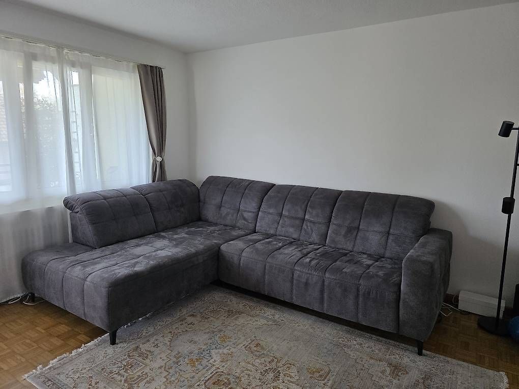 Sofas: Gratis Grosse Eckcouch dunkelgrau guter Zustand  – D'occasion à Dübendorf par pbo_q2jl 4