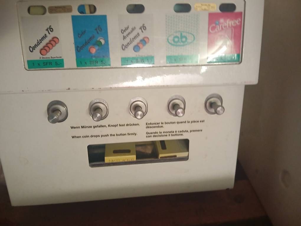 Autres pour la gastronomie & hôtellerie: Kondomautomat – D'occasion à Basel par Petergunn 3