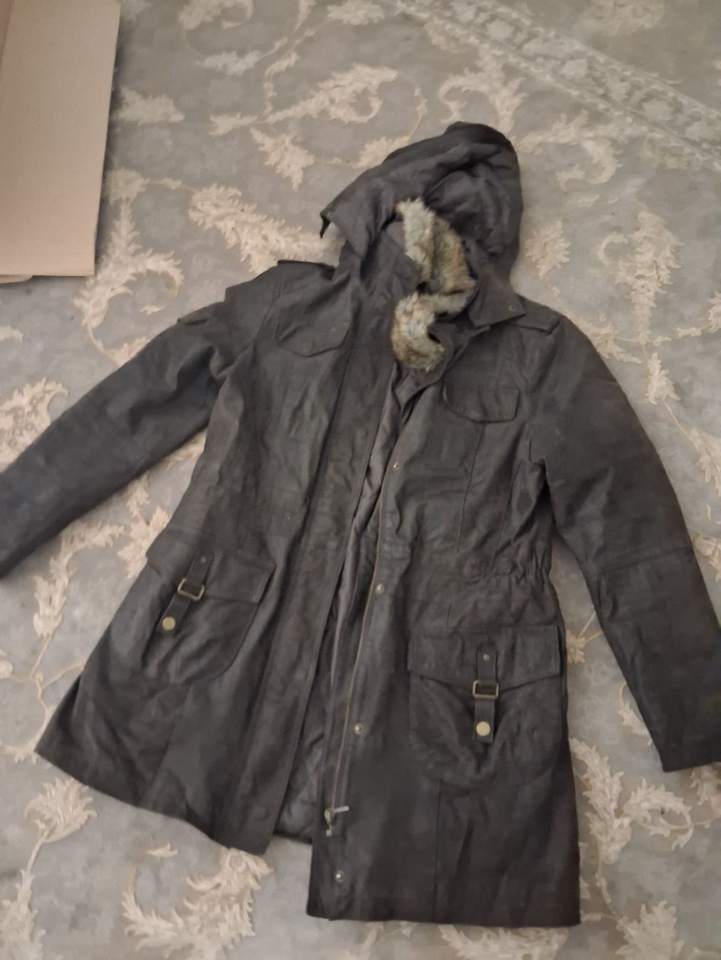 Maddison Vestes: Schwere Lederjacke Maddison – D'occasion à Thun par gabiname 4