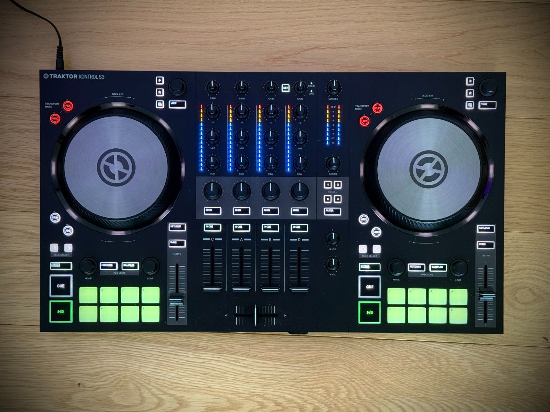 Traktor Console di mixaggio: Native Instruments Traktor Kontrol S3 DJ Controller – Usato da Zürich venduto da KokoCollie 2