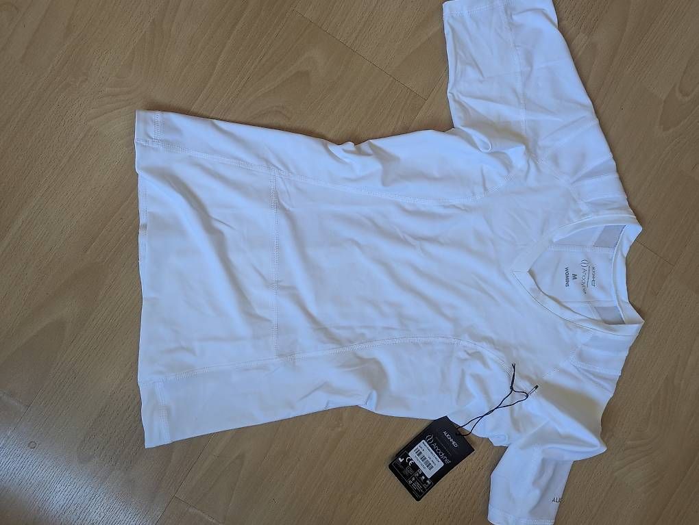T-shirts: Woman Posture Shirt Gr. M – D'occasion à Olten par L-a-r-a 1