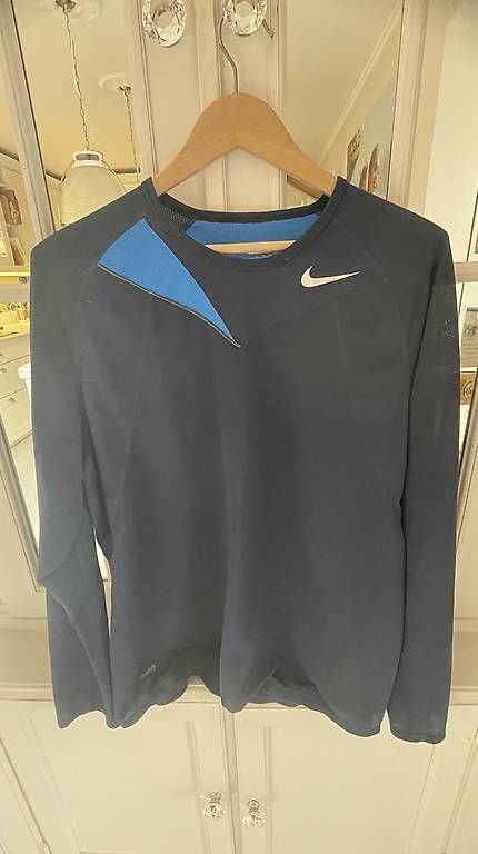 T-shirt: T-shirt à manches longues Dry Fit Nike  – Usato da Troinex venduto da nadinebmichaelson 2