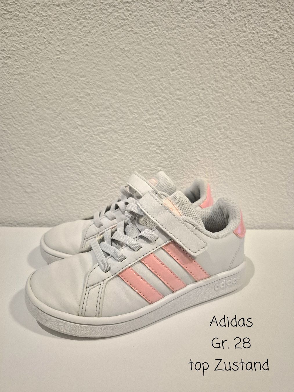 Adidas Schuhe für Mädchen: Adidas, Gr. 28, top Zustand  – Gebraucht aus Suhr von Nessie88