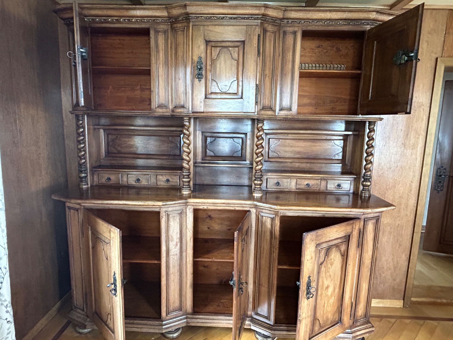 Armadi: Antiker Holzschrank – Usato da Steinen venduto da gar_s6dt 2