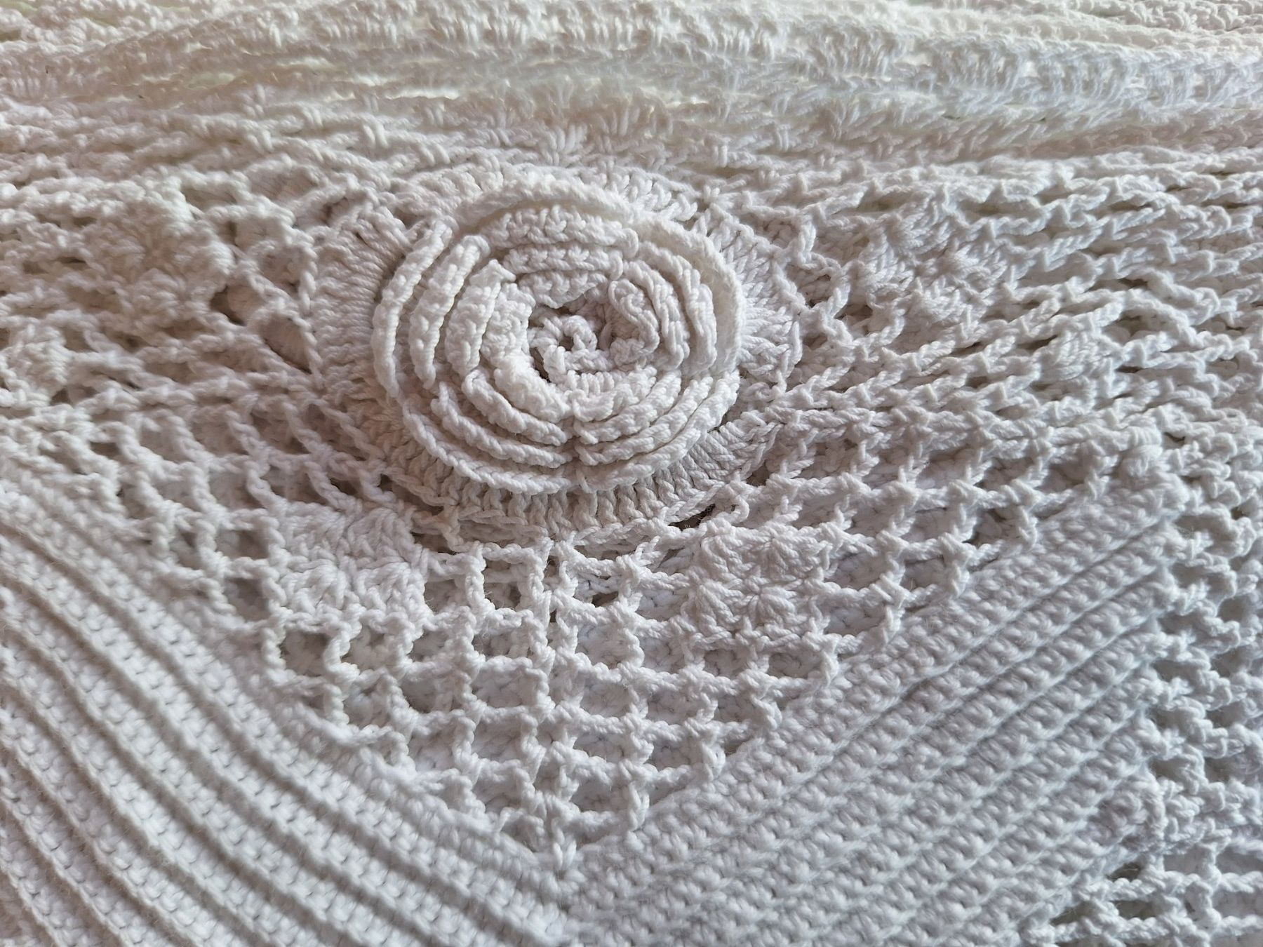 Tessuti: SPITZENBAND 160 X 18 CM – Usato da Huttwil venduto da Kunterbuntli 1