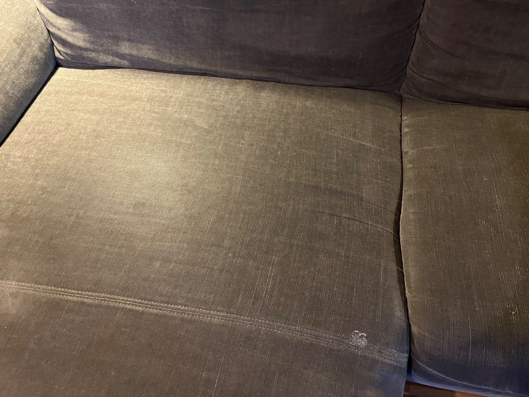 Sofas: Graues Stoffsofa mit Recliner - gebraucht – D'occasion à Binningen par noa_9wfx 3