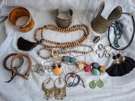 Lot bijoux bohème vintage – colliers bracelets boucles