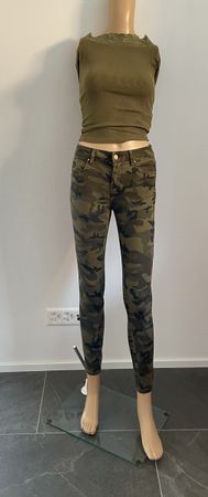 Militär Hosen & Pullover - NEU - Grösse 34