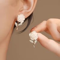 14k vergoldete Elegante Ohrringe mit Rosen-Design