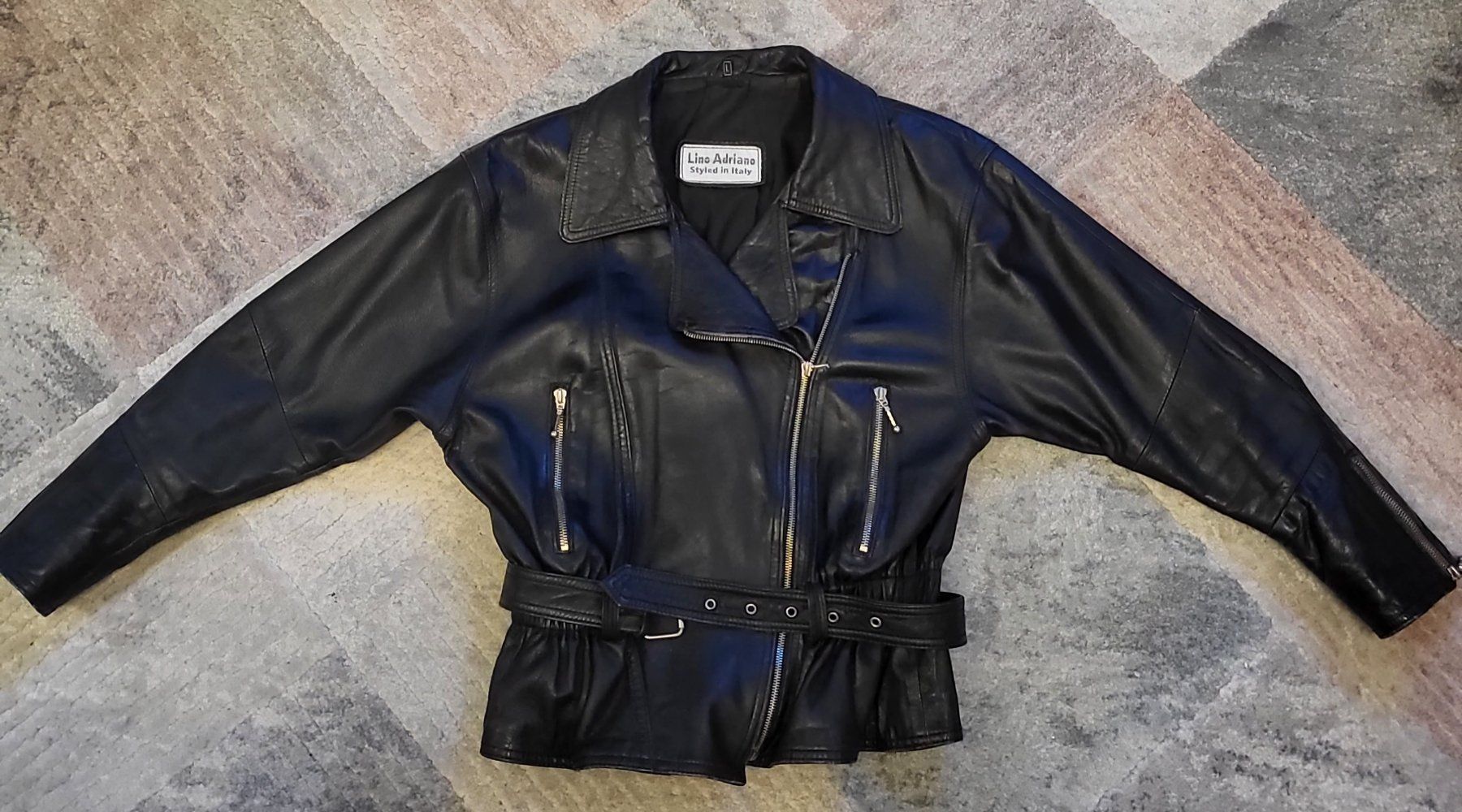 Giacche: Veste en cuir biker. Tailles S-M. – Usato da Neuchâtel venduto da wikit 2