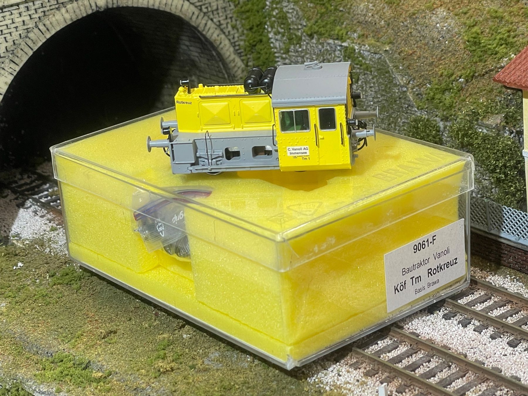 Born Modellini di ferrovie: Born / Brawa Vanoli Rotkreuz – Nuovo e nell'imballaggio originale da Krummenau venduto da ferrotech 6