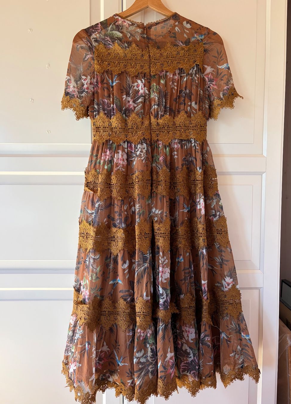 Kleider: Floral Brown Midi Dress – Gebraucht aus St.Josefen von lop_lh8d 5