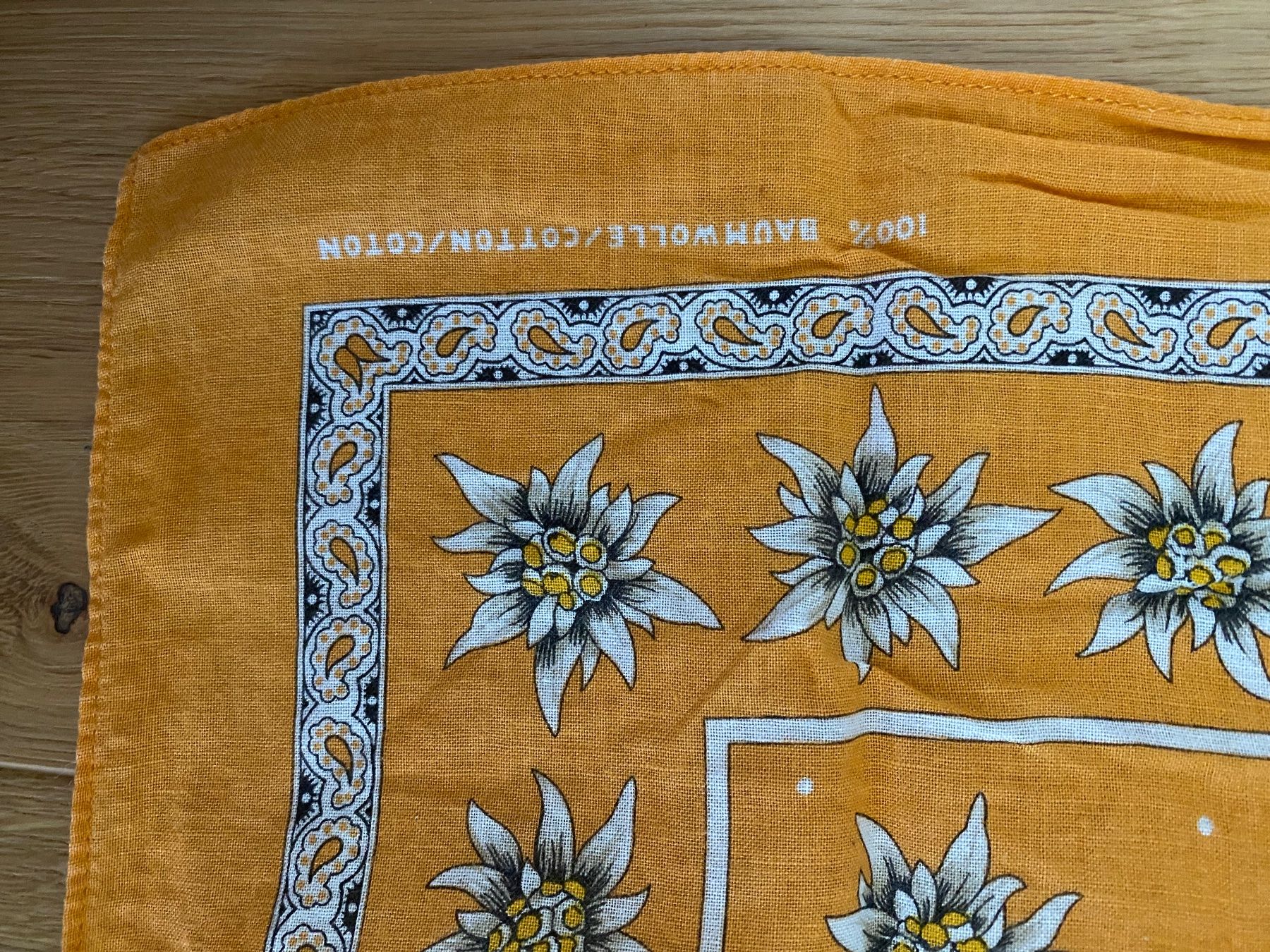 Foulard & Sciarpe: Edelweiss Halstuch ca 45x45cm Baumwolle – Usato da Einsiedeln venduto da PaedeK84 2