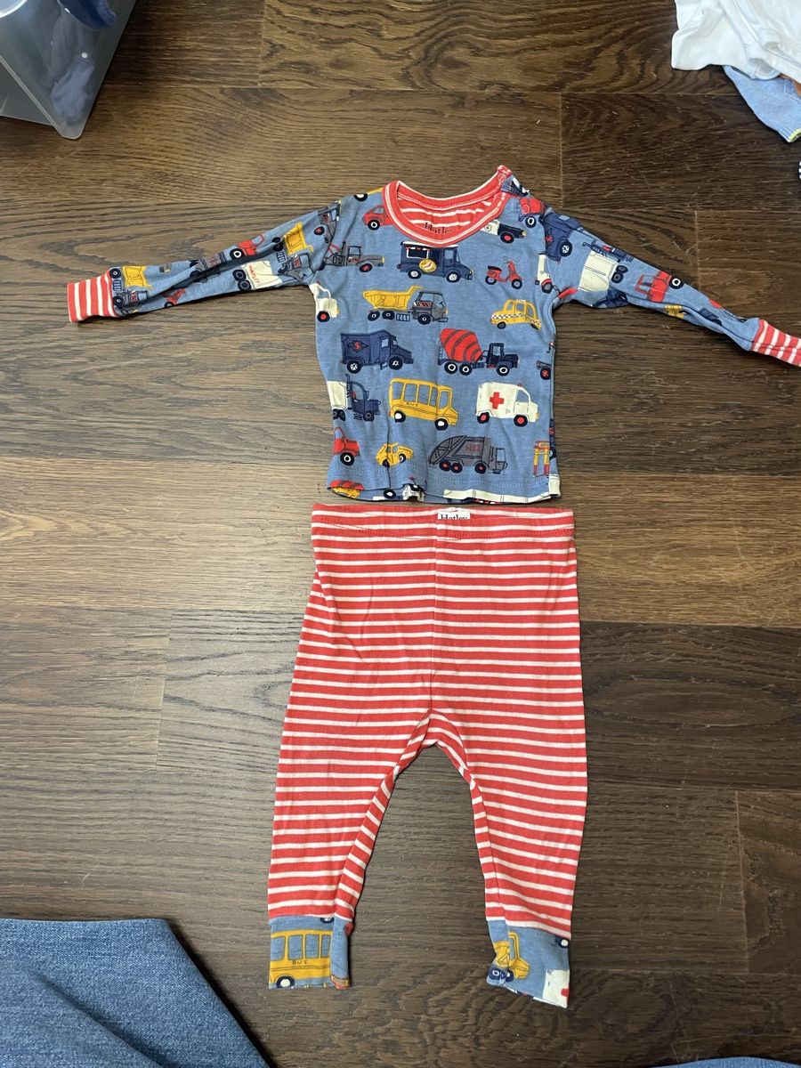 Hatley Pigiama & Simili: Hatley transport theme pyjama – Nuovo e nell'imballaggio originale da Rüschlikon venduto da Sukhi_H
