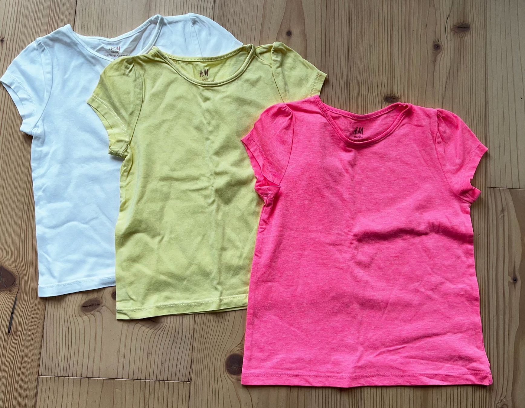 H&M Camicette, T-shirt & Top: H&M Set 3er-Pack Baumwoll-T-Shirts Gr.98/104 – Nuovo (secondo la descrizione) da Zürich venduto da normanprice