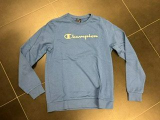 Champion Maglioni & Felpe: Champion Pullover blau 174/179 – Usato da Gommiswald venduto da Anika6